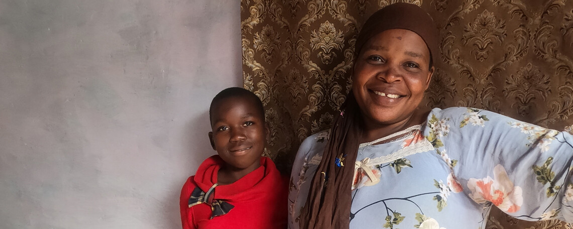 Francine in her home with her daughter